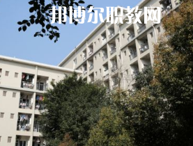 重慶渝北職業(yè)教育中心2022年報(bào)名條件、招生要求、招生對(duì)象