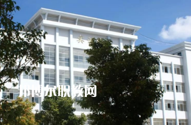 鹽源職業(yè)技術中學校2022年報名條件、招生要求、招生對象