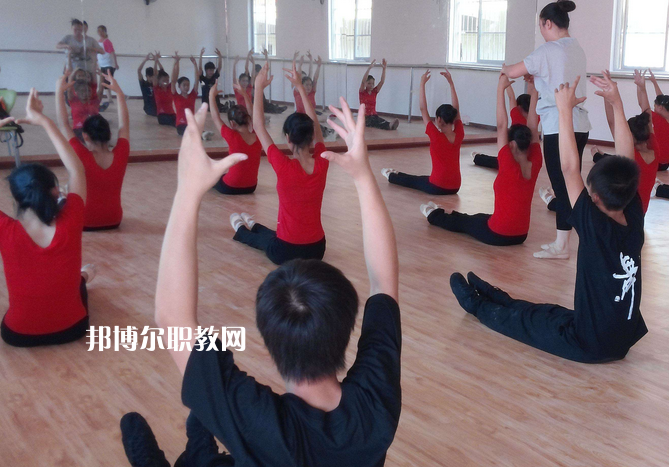南寧民族歌舞藝術(shù)職業(yè)技術(shù)學(xué)校2022年學(xué)費、收費多少