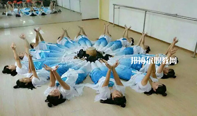 保定市職業(yè)技術(shù)教育中心2022年報(bào)名條件、招生要求、招生對(duì)象