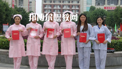 廉江市衛(wèi)生職業(yè)技術(shù)學(xué)校2022年報名條件、招生要求、招生對象