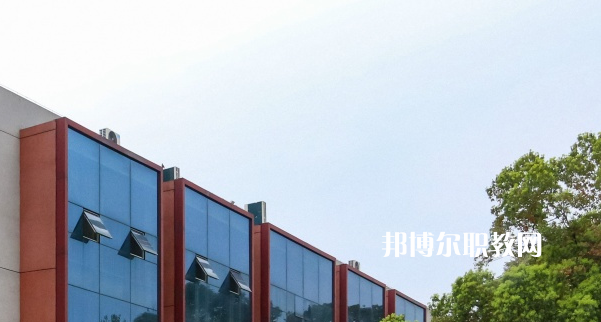黔西南州英才職業(yè)技術(shù)學(xué)校2022年報名條件、招生要求、招生對象