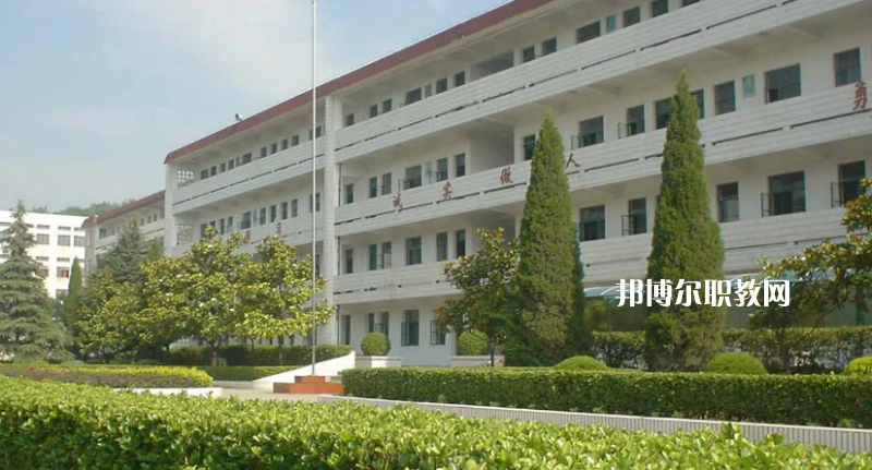 昆明財經(jīng)商貿(mào)學校2022年報名條件、招生要求、招生對象
