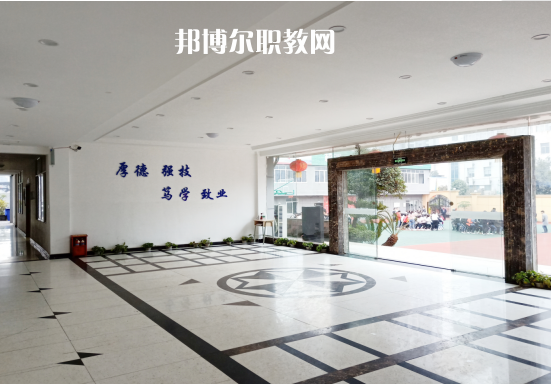 重慶機(jī)電技工學(xué)校2022年報名條件、招生要求、招生對象