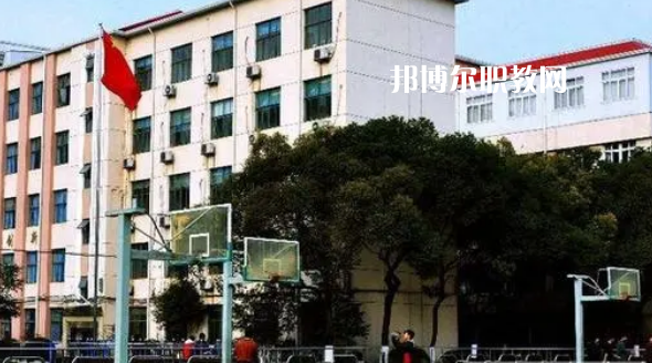 曲靖陸良縣職業(yè)技術(shù)學(xué)校2022年報(bào)名條件、招生要求、招生對象