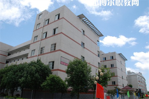 太湖職業(yè)技術學校2022年報名條件、招生要求、招生對象