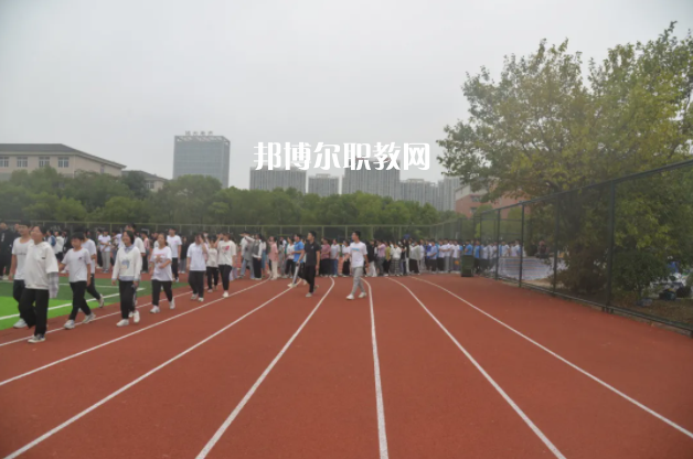 安徽明星科技中專學(xué)校2022年報名條件、招生要求、招生對象