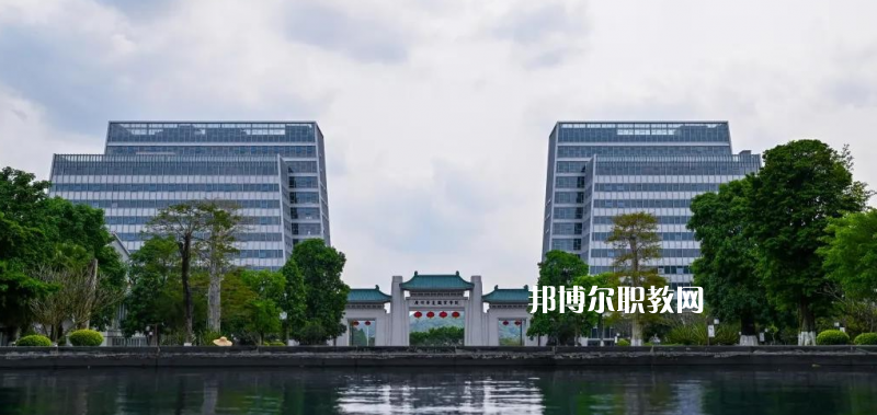 廣東華夏技工學(xué)校2022年報(bào)名條件、招生要求、招生對(duì)象