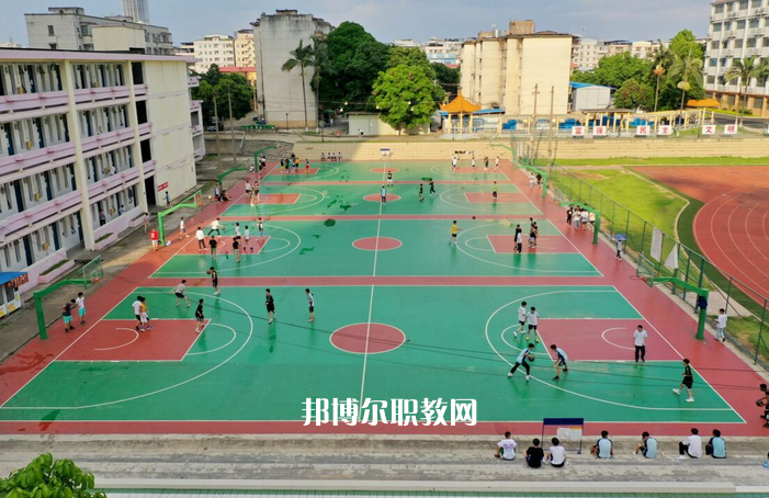 文山衛(wèi)生學校2022年學費、收費多少