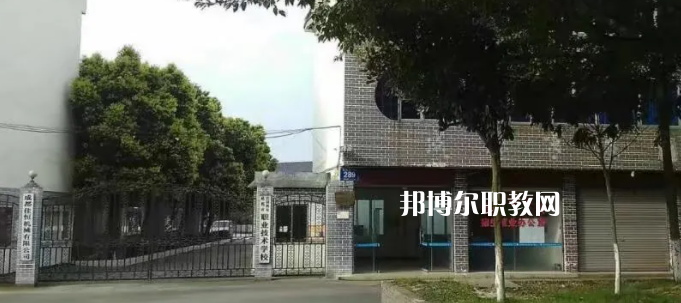 成都莊園機(jī)電職業(yè)技術(shù)學(xué)校怎么樣、好不好