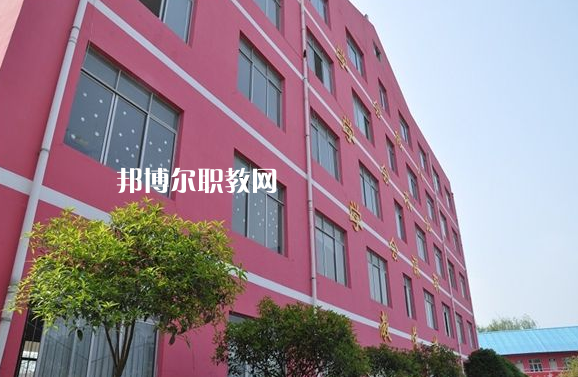 麗江民族中等專業(yè)學校2022年報名條件、招生要求、招生對象