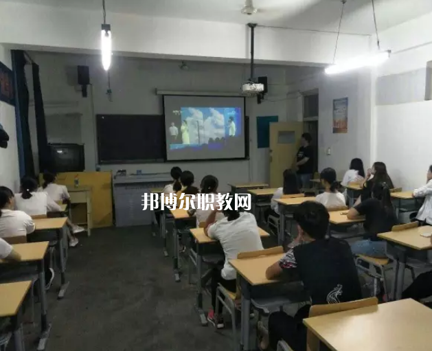 石家莊經(jīng)貿(mào)學(xué)校2022年報(bào)名條件、招生要求、招生對(duì)象