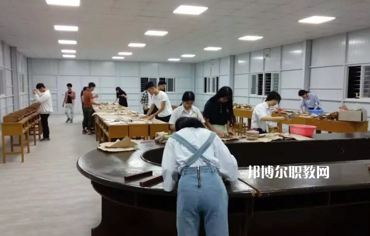 汕頭中醫(yī)藥技工學(xué)校2022年報名條件、招生要求、招生對象 