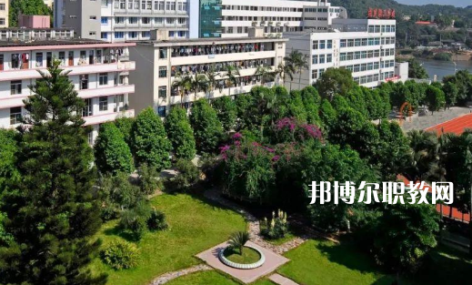 廣安第一職業(yè)技術學校2022年報名條件、招生要求、招生對象