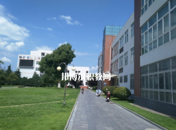 云南廣播電視學(xué)校2022年報(bào)名條件、招生要求、招生對(duì)象
