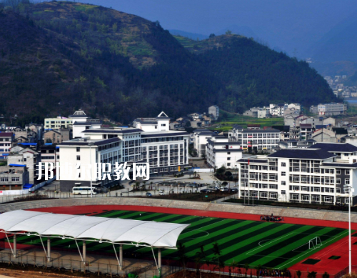 重慶巫溪職業(yè)教育中心2022年報(bào)名條件、招生要求、招生對象