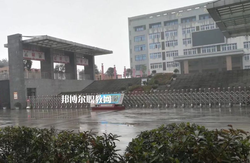 重慶潼南闇公職業(yè)高級中學(xué)2022年招生錄取分數(shù)線