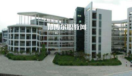 成都中醫(yī)藥大學(xué)附屬學(xué)校龍泉校區(qū)怎么樣、好不好