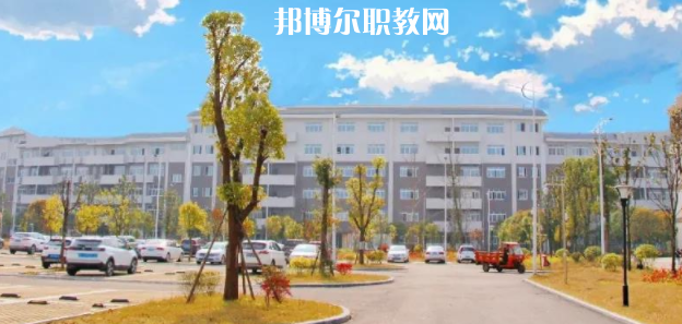 南充工貿(mào)科技職業(yè)學校2022年招生辦聯(lián)系電話