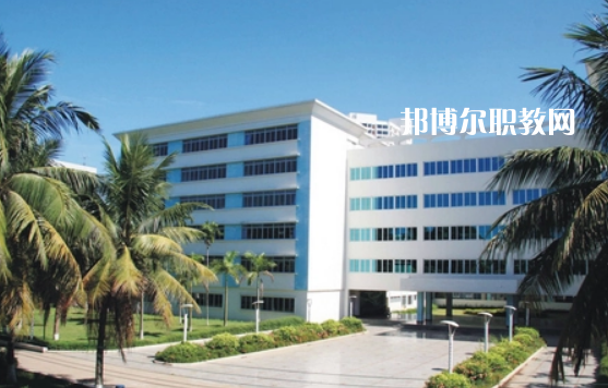 海南省衛(wèi)生學(xué)校2022年報(bào)名條件、招生要求、招生對(duì)象