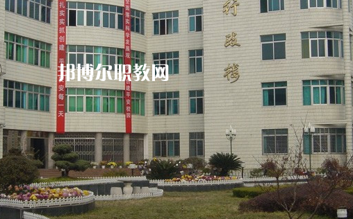 麻城工業(yè)學(xué)校2022年報名條件、招生要求、招生對象