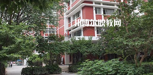 濟南應用技術職業(yè)中等專業(yè)學校地址在哪里，哪個地區(qū)，哪個城市?