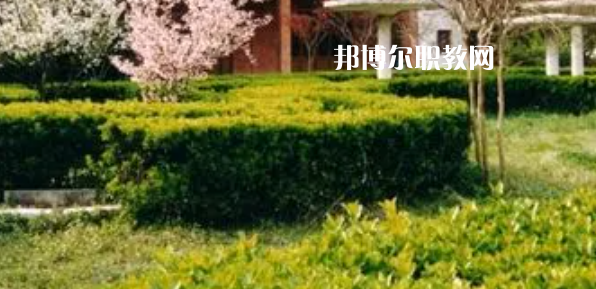 江蘇印刷技工學(xué)校地址在哪里，哪個(gè)地區(qū)，哪個(gè)城市?