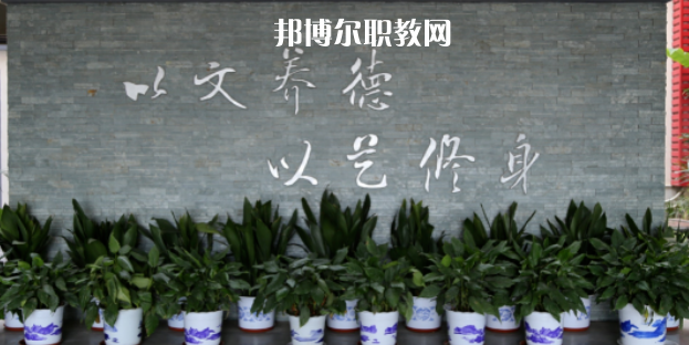 張家港市舞蹈學(xué)校地址在哪里，哪個(gè)地區(qū)，哪個(gè)城市?