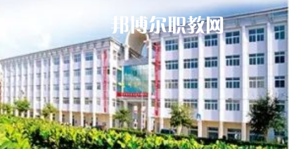 南通市通州區(qū)建筑職工中等專業(yè)學(xué)校地址在哪里，哪個(gè)地區(qū)，哪個(gè)城市?