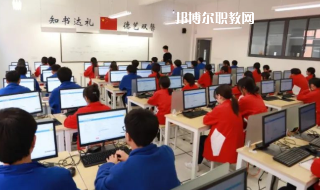 寧波市東坤職業(yè)高級中學(xué)地址在哪里，哪個(gè)地區(qū)，哪個(gè)城市?