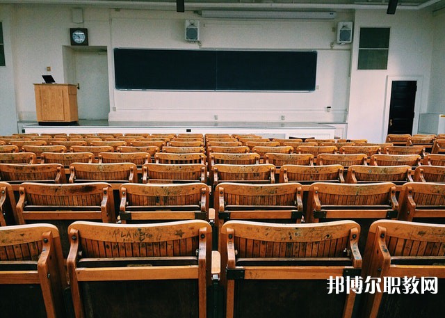 四川長(zhǎng)寧縣職業(yè)技術(shù)學(xué)校有哪些招生專(zhuān)業(yè)（2023年）