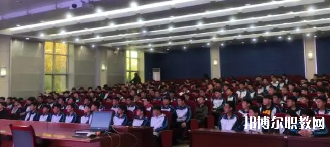 秦皇島市中等專業(yè)學(xué)校地址，乘車路線