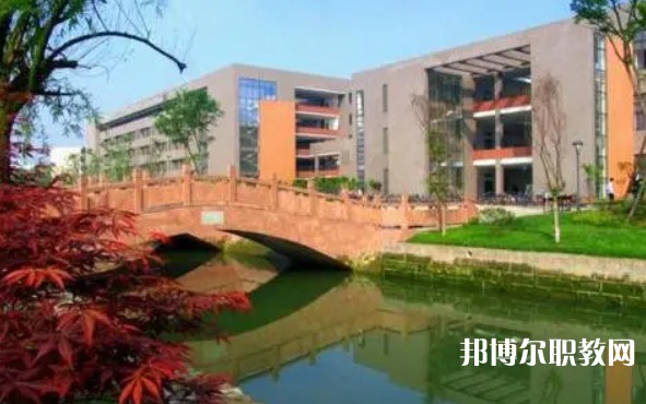 2024桂林市藝術(shù)學(xué)校招生計(jì)劃 招生人數(shù)是多少(附要求、條件、對象)