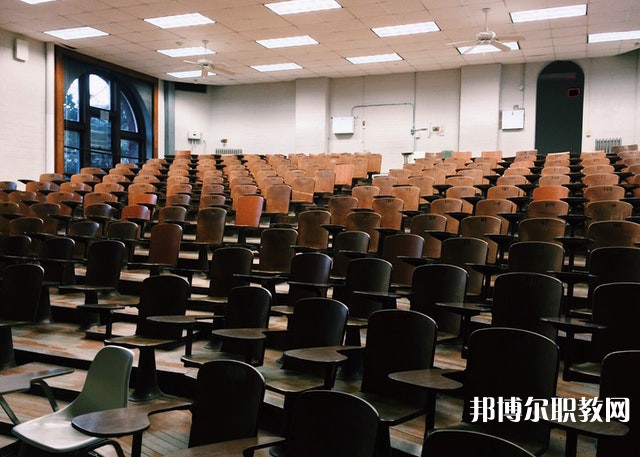 廣西哪里的中職學校能讀中西烹調技術專業(yè)