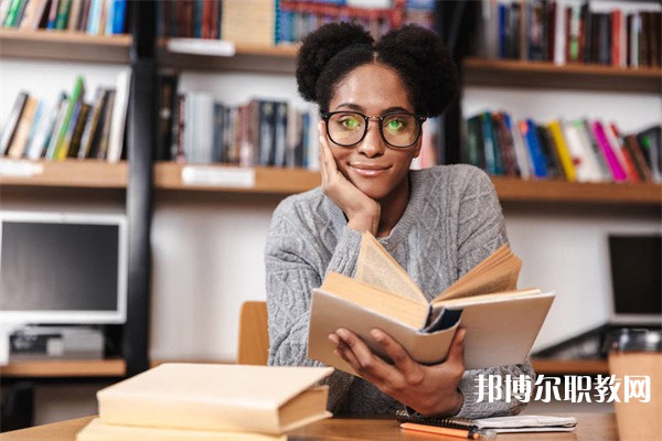 廣西哪里的中職學(xué)校能讀導(dǎo)游服務(wù)專(zhuān)業(yè)