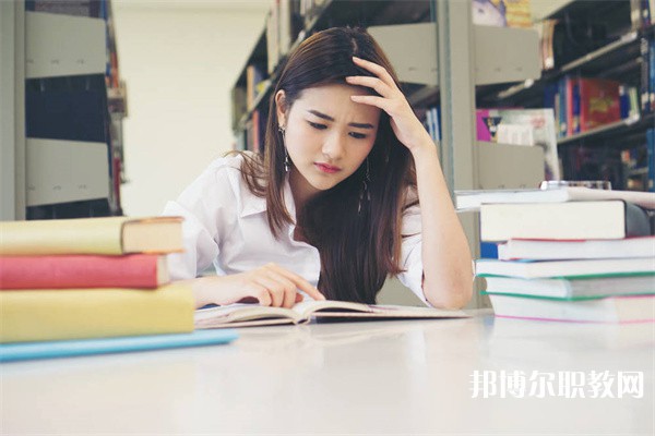 四川哪里的職業(yè)中學(xué)能讀汽車(chē)制造與檢修專業(yè)