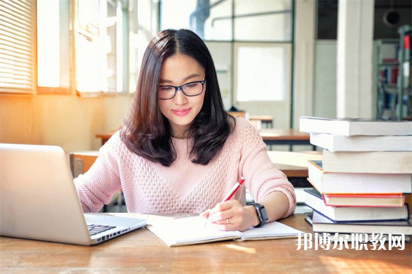 貴州哪里的中職學校能讀室內(nèi)設(shè)計技術(shù)專業(yè)