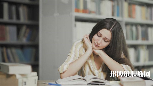 貴州哪里的中職學(xué)校能讀化工設(shè)備維修技術(shù)專(zhuān)業(yè)