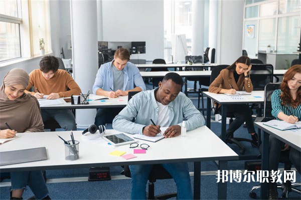 貴州哪里的中職學校能讀農(nóng)業(yè)機械使用與維修專業(yè)
