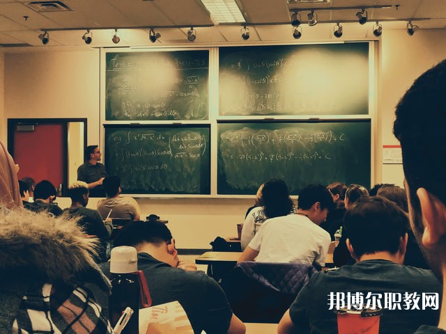 貴州哪里的中職學校能讀廣告設(shè)計與制作專業(yè)專業(yè)