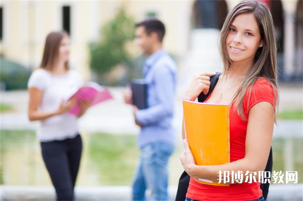 云南哪里的職業(yè)學校能讀旅游服務(wù)與管理專業(yè)